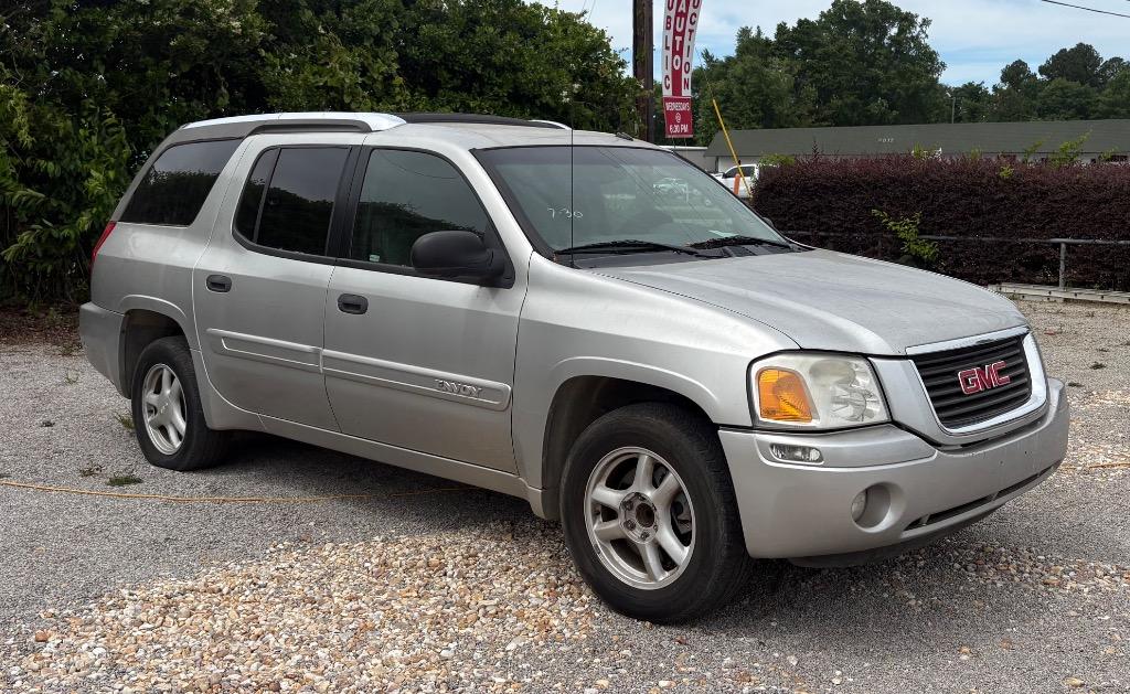 2004 GMC Envoy XUV SLE's photo