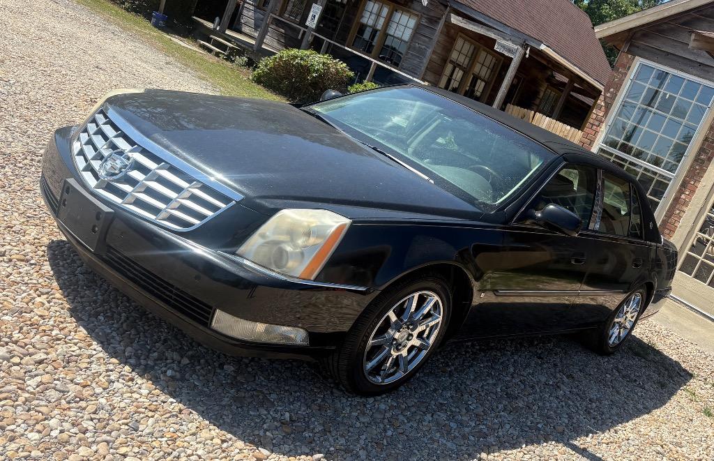2007 Cadillac DTS Performance Sedan's photo