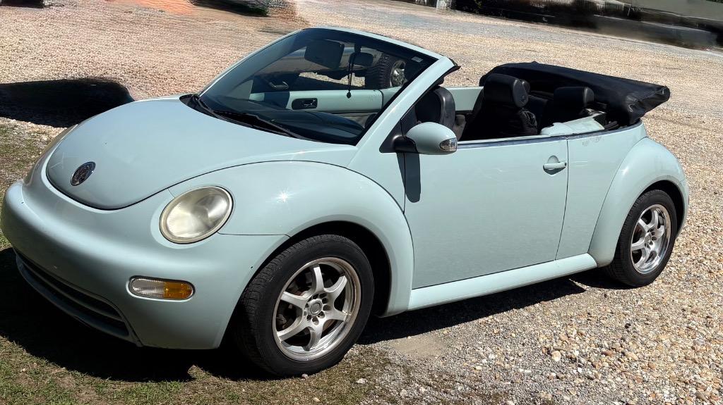 2004 Volkswagen Beetle GL Convertible's photo