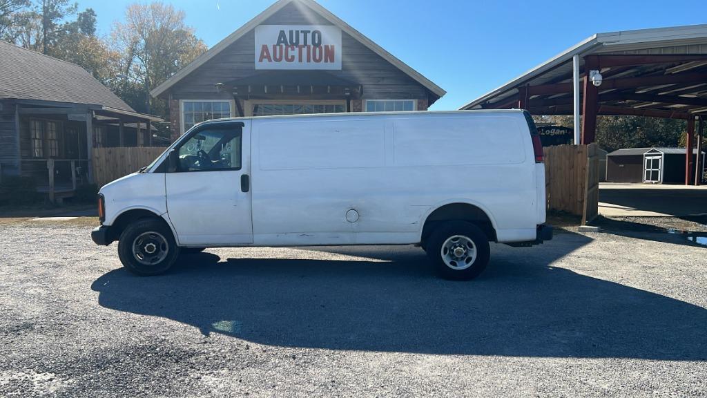 2000 Chevrolet Express Base's photo
