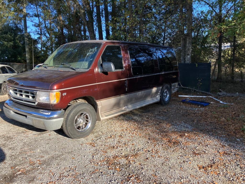 2000 Ford Econoline Van's photo