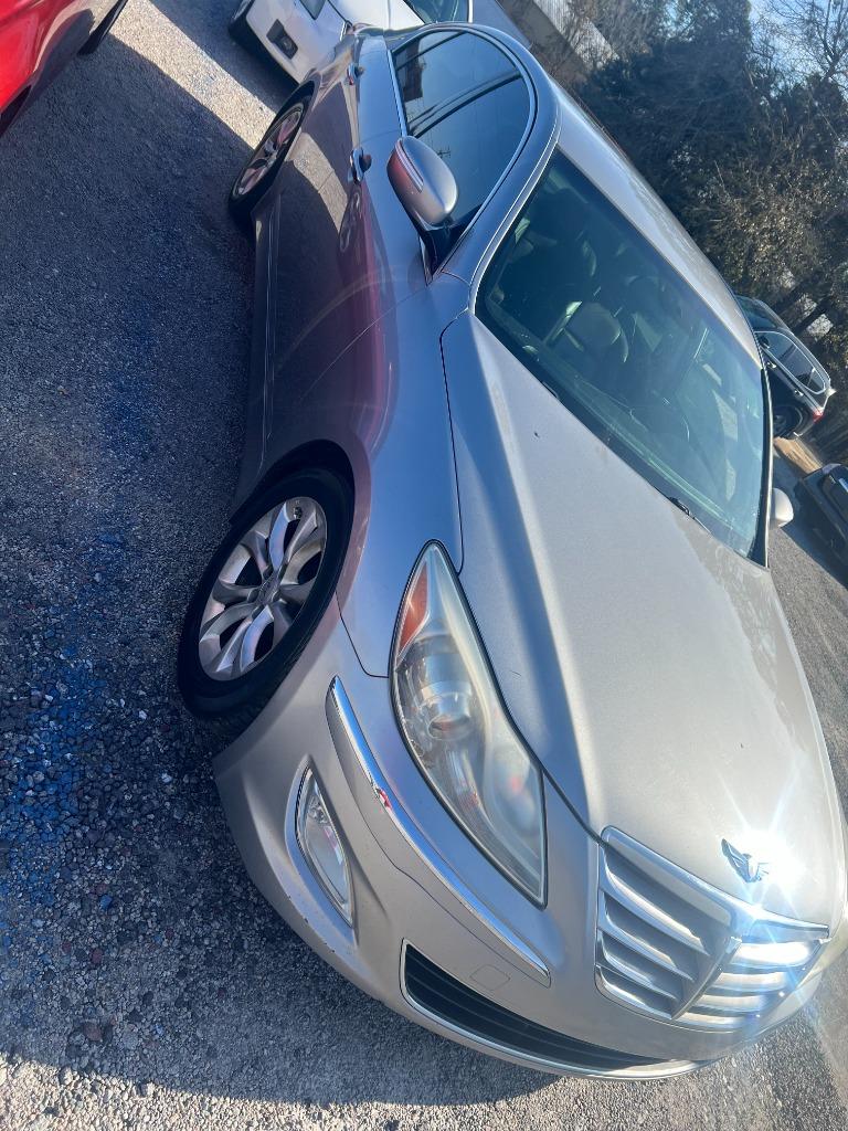 2013 Hyundai Genesis 3.8's photo